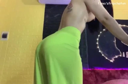Sunny XXX Vợ trải nghiệm cảm giác sướng với đồng nghiệp của chồng